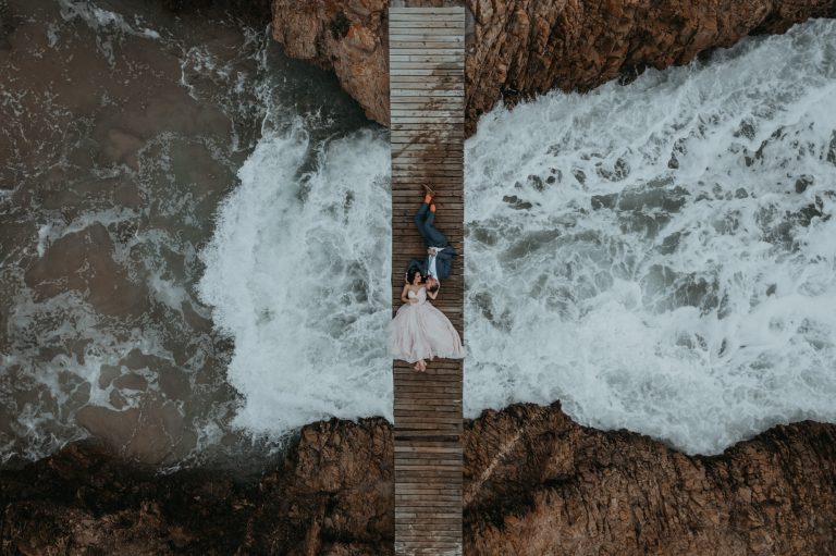 Bride and groom share a quiet moment at Pezula wedding venue Knysna